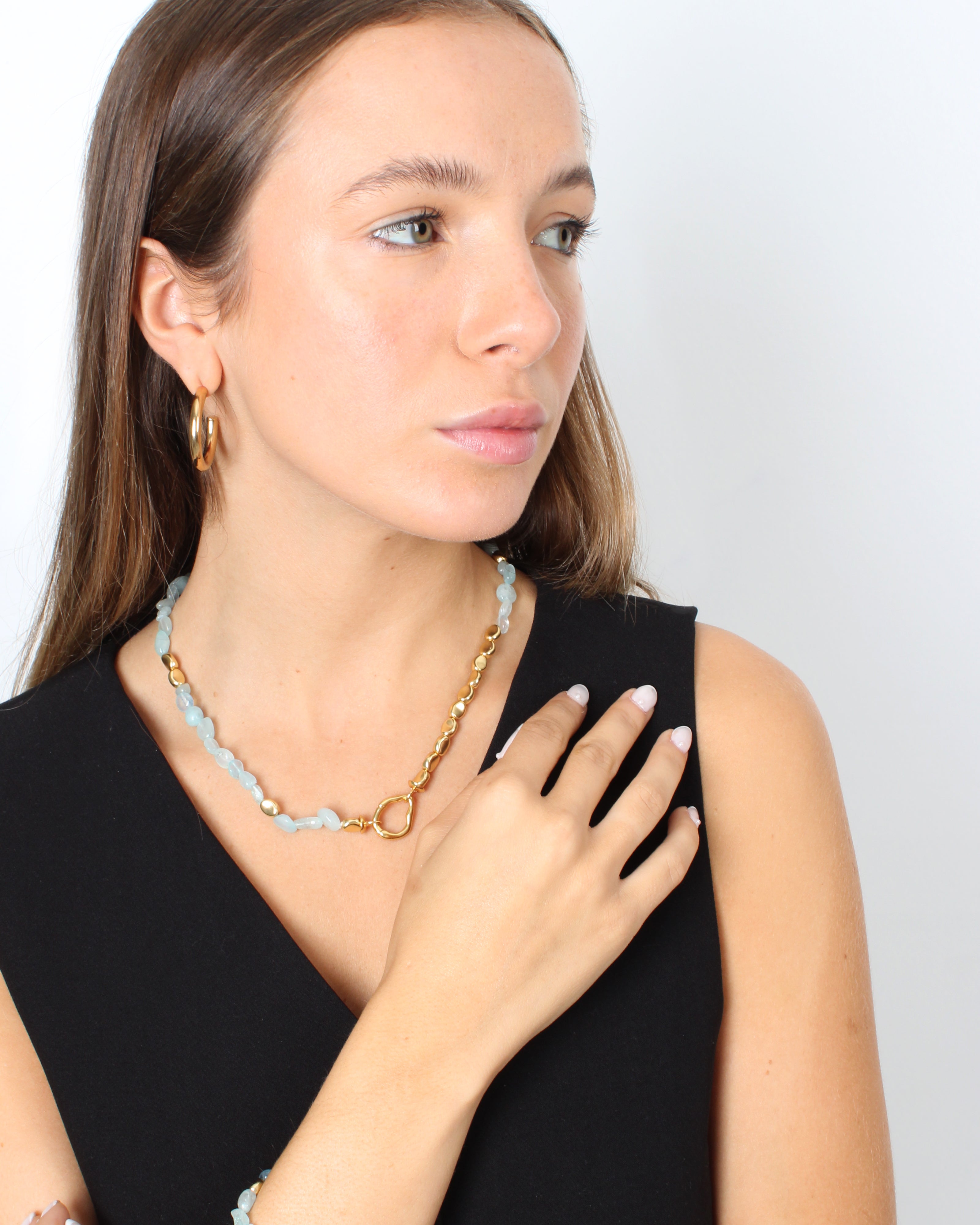 Liora – Colar de Pedras Naturais com Fecho Orgânico Banhado a Ouro 18k