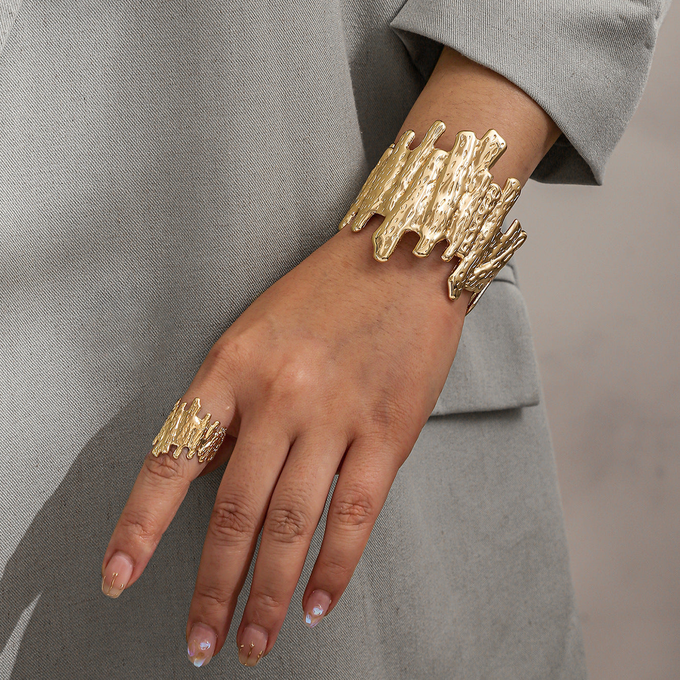 Siena – Bracelete Gota Orgânica Aberta